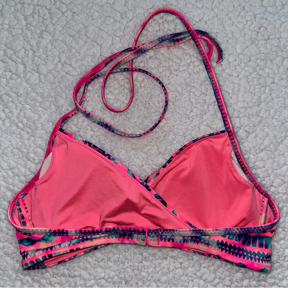 Victoria’s Secret PINK multi colored bikini swim top padded inserts cutouts S